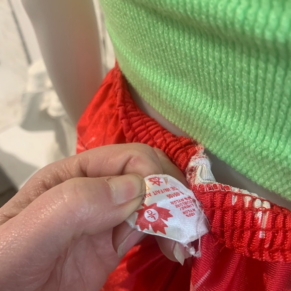 Retro elastic high waisted 80’s nylon shorts - Picture 3 of 5